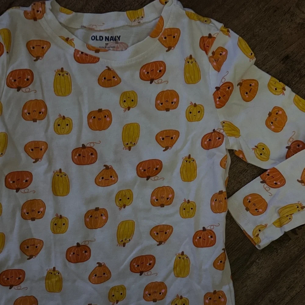Old Navy Kids Pumpkin Pattern Long Sleeve Tee - White and Orange 5t